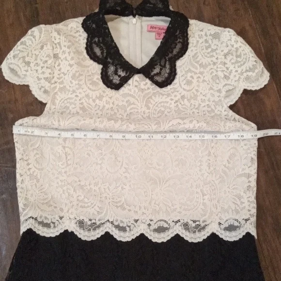 Betsy Johnson Ivory and Black Lace Dress with Collar Size 14 - Picture 8 of 12